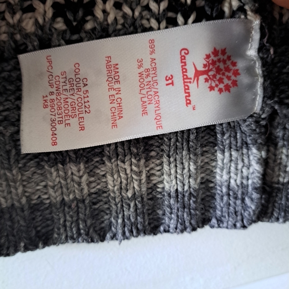 Canadiana Knit Zip Cardigan Sweater – Canada Graphic – Grey & Black – 3T - Picture 4 of 5